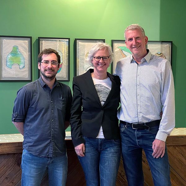 6 Linden Grocery Store with the owners