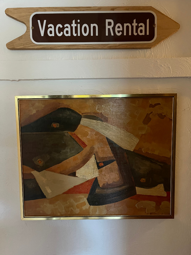 6 Linden Studio Vacation Rental Decor